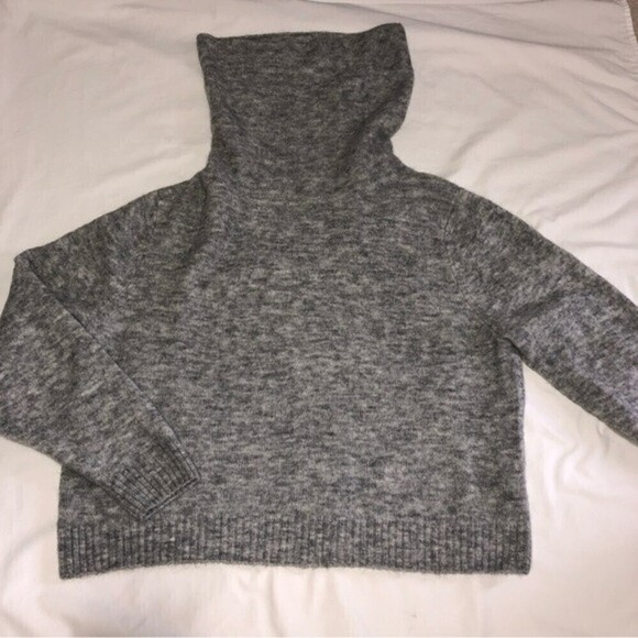 Mohair Blend Cowl Neck Gray Sweater Size Small H&M - Picture 5 of 9